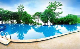 Baannaraya Resort